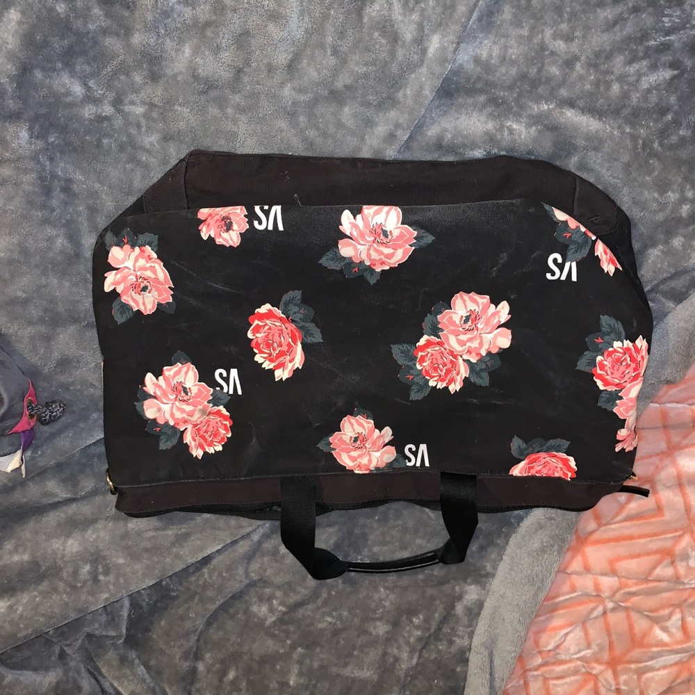 Vs floral tote bag